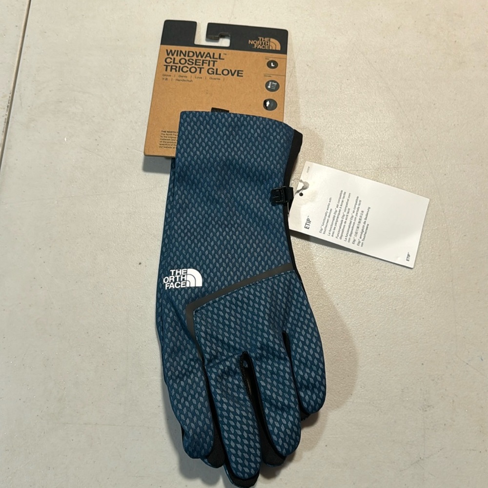 Women North Face Gloves